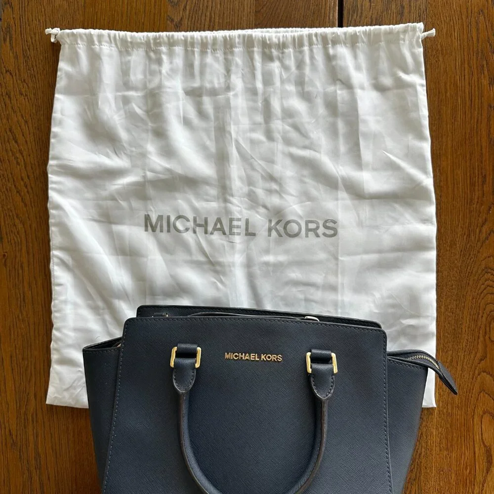 Michael Kors Selma Saffiano Leather Satchel Messenger Handbag Medium Navy Blue
